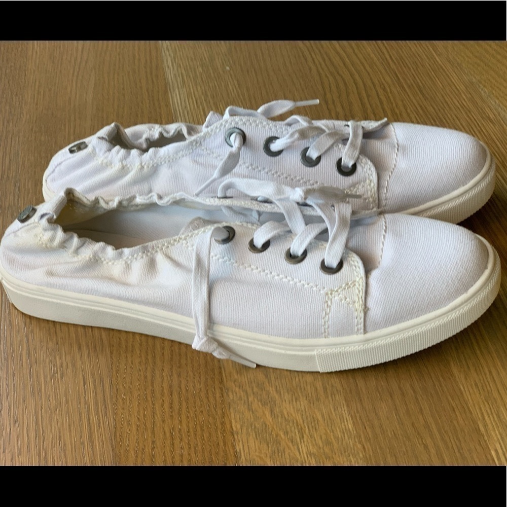 Steve Madden Jane Sneaker - Picture 3 of 8